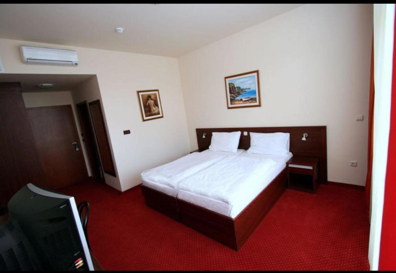 Lux Hotel Pansion Jablanac Esterno foto